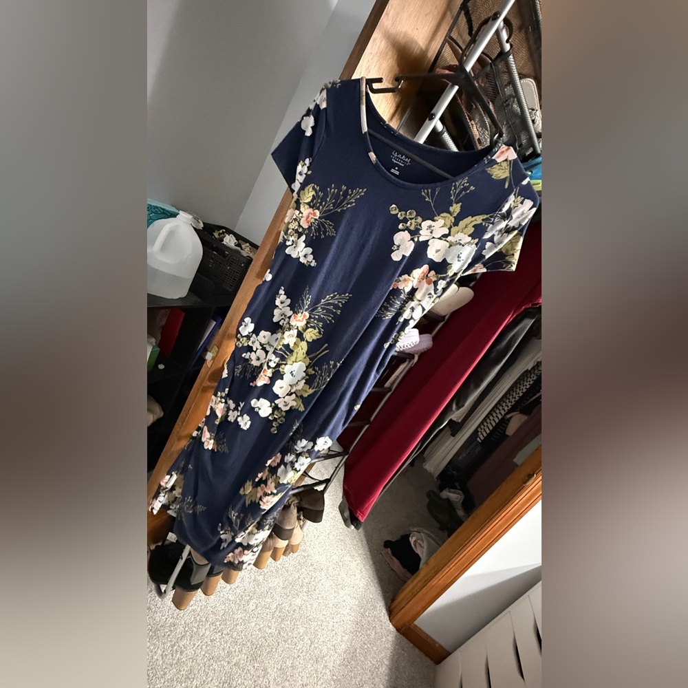 Isabel Maternity by Ingrid & Isabel Navy Floral Midi Dress